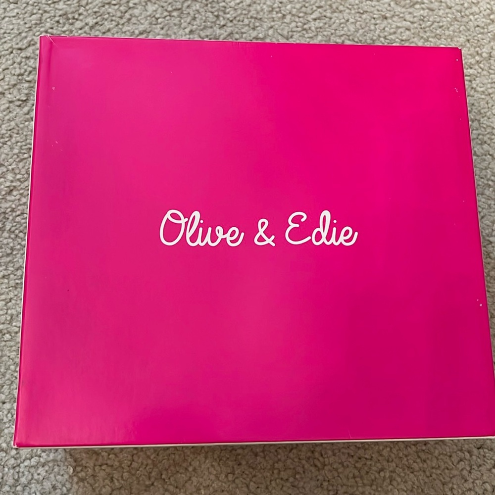 Olive & Edie - Black boots with Bows (Toddler size: 11M)